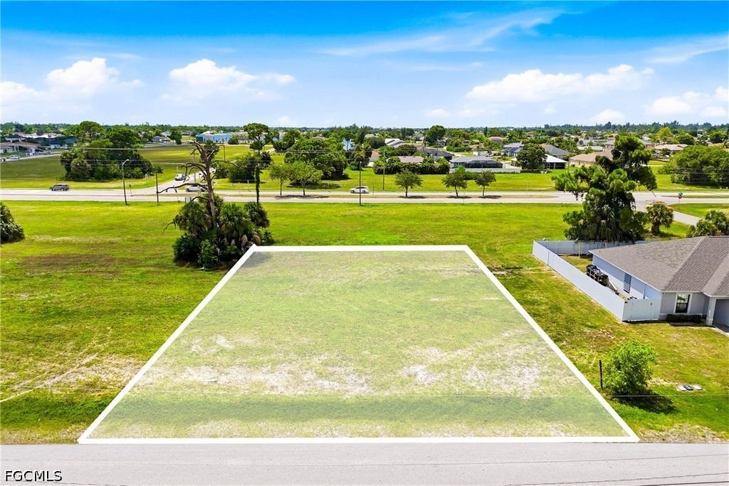 1510 SW 7th CT, Cape Coral, FL 33991