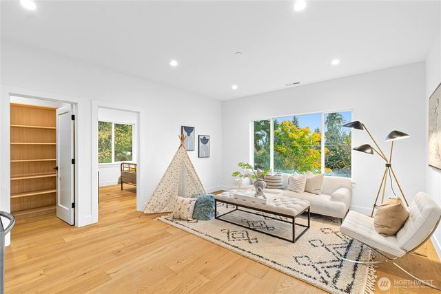 218 163rd Place SE, Bellevue, WA 98008