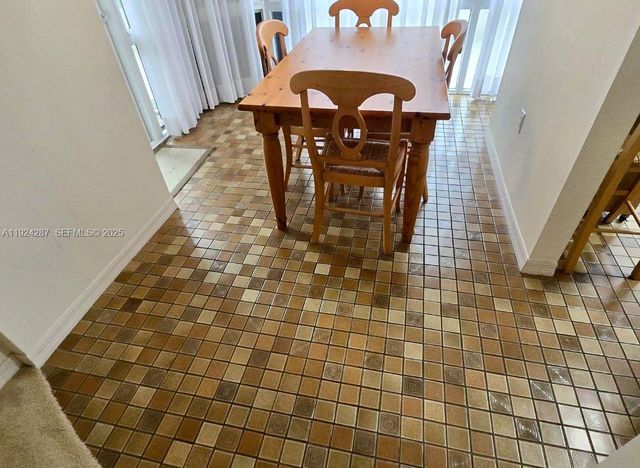 6423 Collins Ave 207, Miami Beach, FL 33141