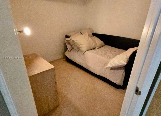 6423 Collins Ave 207, Miami Beach, FL 33141