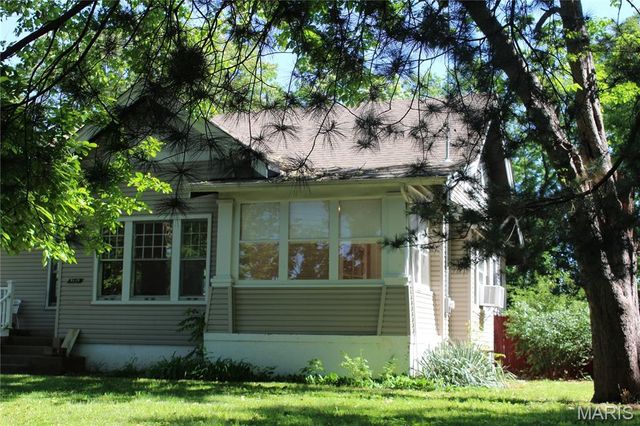 9119 Shelley Avenue, Overland, MO 63114