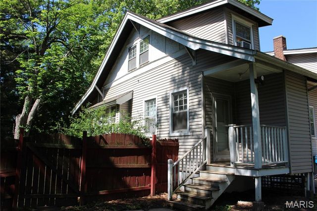 9119 Shelley Avenue, Overland, MO 63114