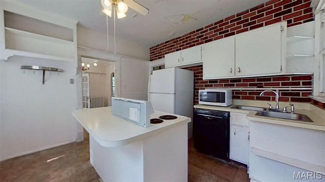9119 Shelley Avenue, Overland, MO 63114