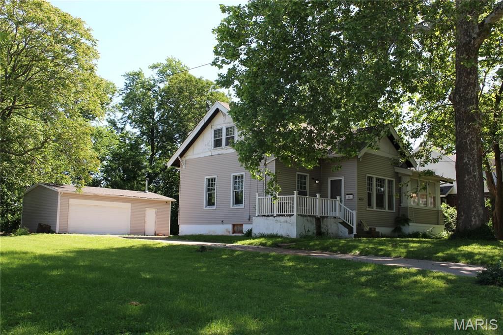 9119 Shelley Avenue, Overland, MO 63114
