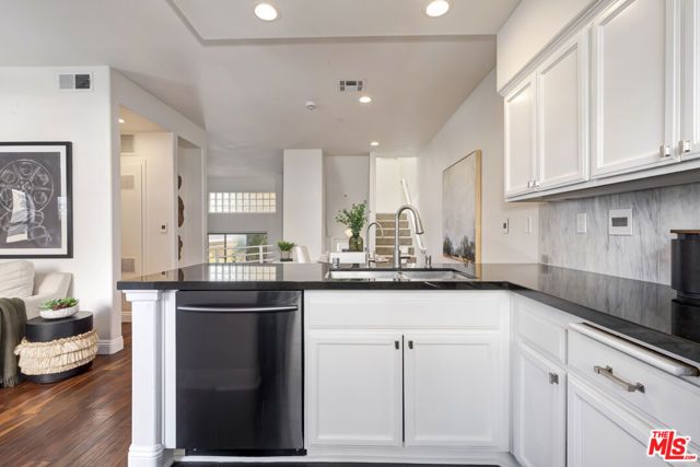 1630 E Palm Avenue 5, El Segundo, CA 90245