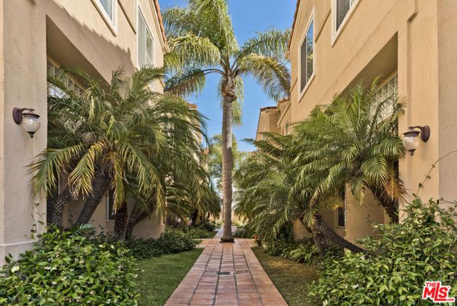 1630 E Palm Avenue 5, El Segundo, CA 90245