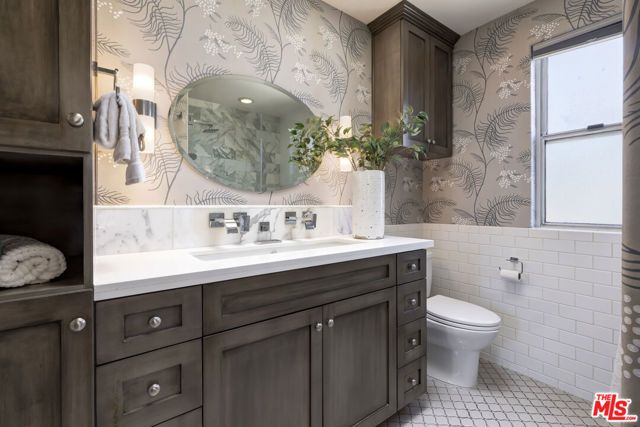 1630 E Palm Avenue 5, El Segundo, CA 90245