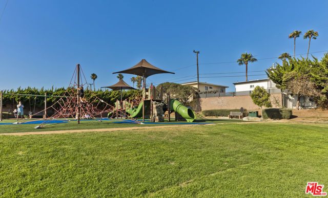 1630 E Palm Avenue 5, El Segundo, CA 90245