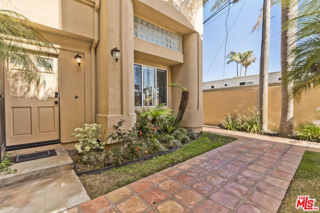 1630 E Palm Avenue 5, El Segundo, CA 90245