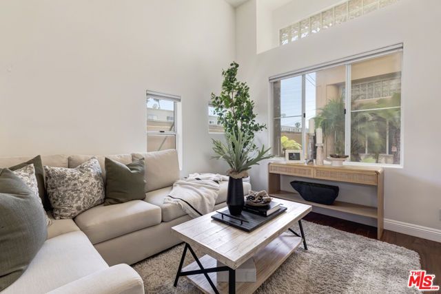 1630 E Palm Avenue 5, El Segundo, CA 90245