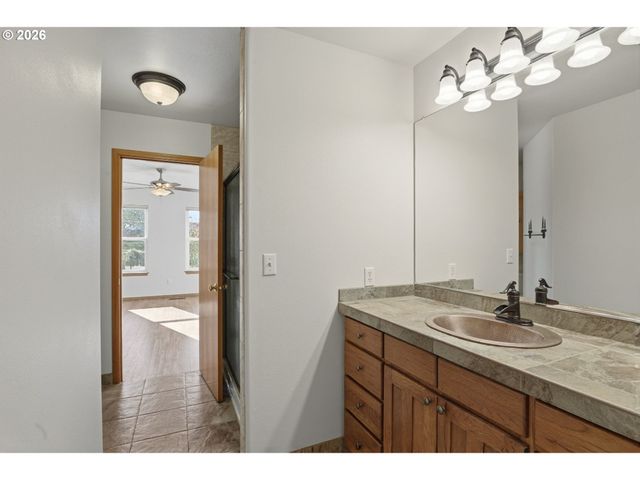 3914 Ne 55TH St, Vancouver, WA 98661