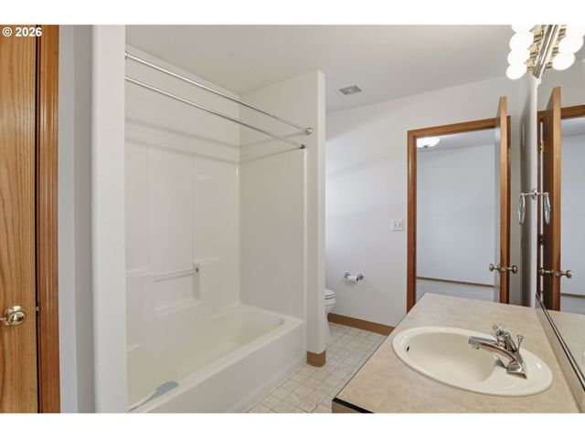 3914 Ne 55TH St, Vancouver, WA 98661