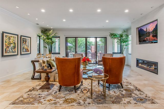 2455 Halloran Street, Fort Worth, TX 76107