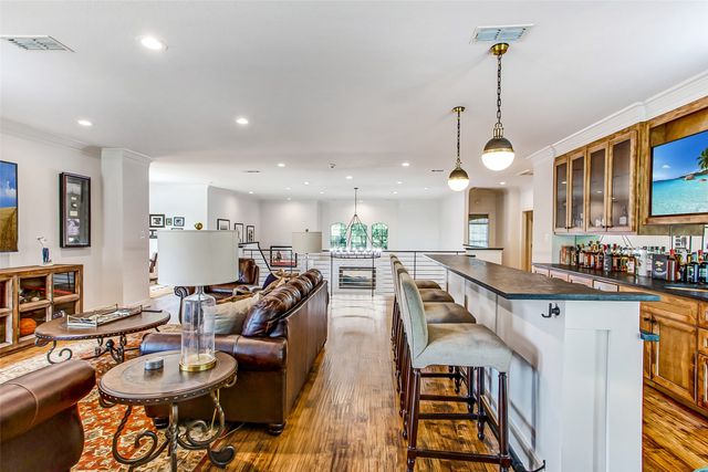 2455 Halloran Street, Fort Worth, TX 76107