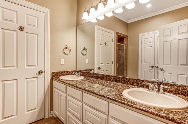 2455 Halloran Street, Fort Worth, TX 76107