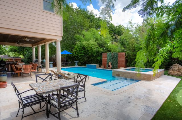 2455 Halloran Street, Fort Worth, TX 76107