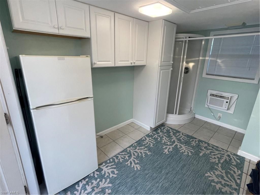 10095 Parkwood DR, FORT MYERS, FL 33905 — photo 3