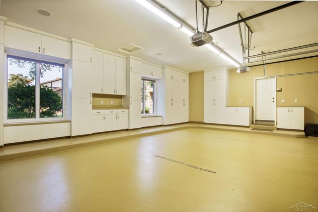 210 Golfview Drive, Saginaw, MI 48638