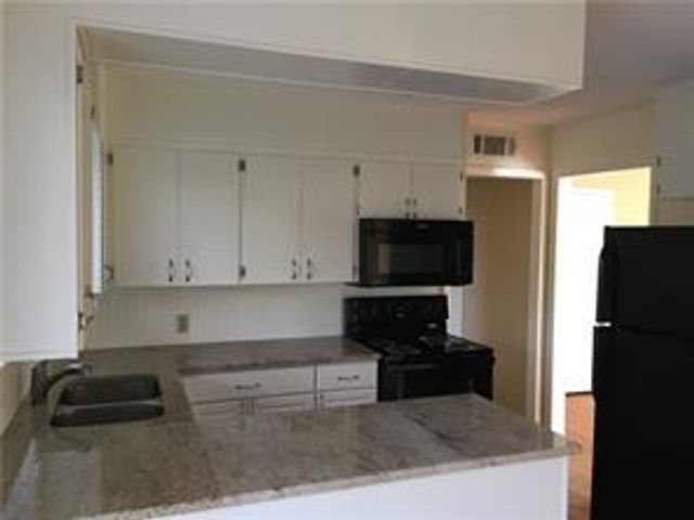 1400 Fairground ST C, Taylor, TX 76574