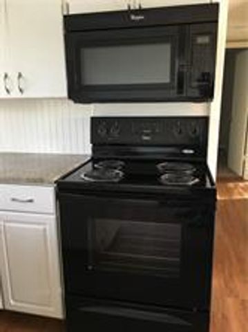 1400 Fairground ST C, Taylor, TX 76574