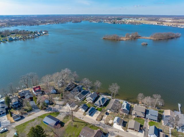 2910 Country Club Drive East Drive, Rochester, IN 46975