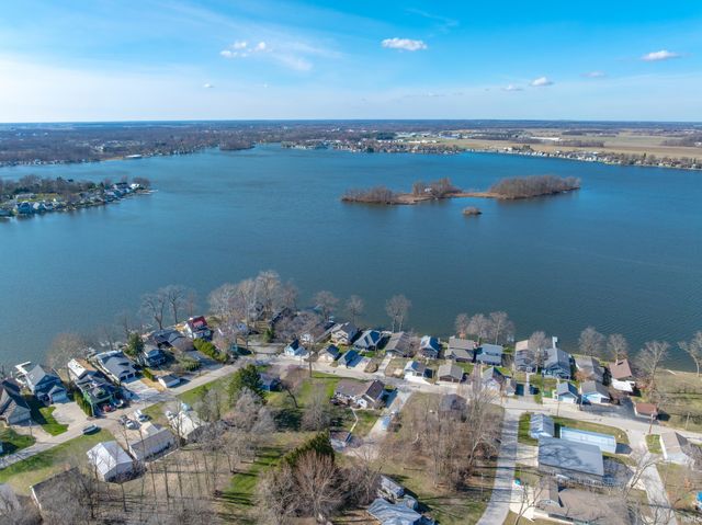 2910 Country Club Drive East Drive, Rochester, IN 46975