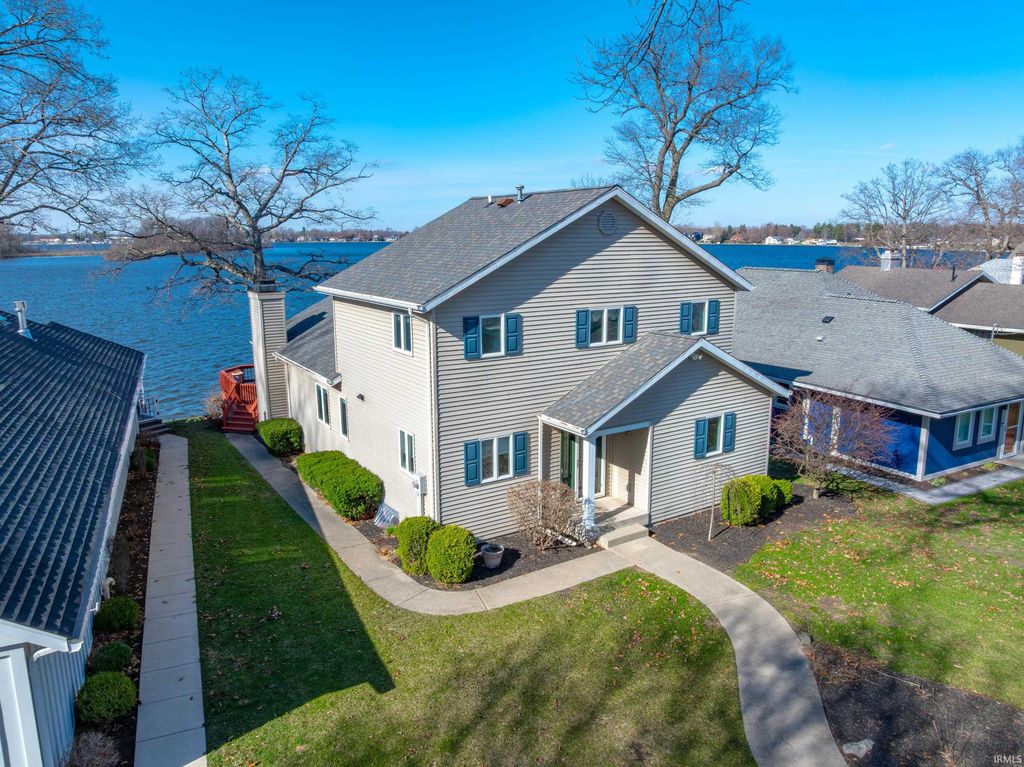 2910 Country Club Drive East Drive, Rochester, IN 46975