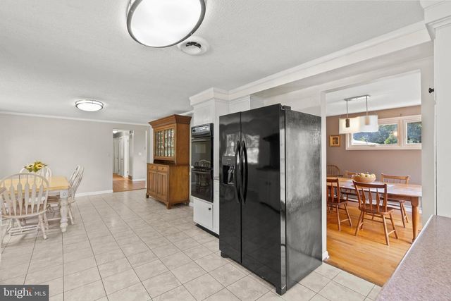 1390 ARLINGTON RD, York, PA 17403