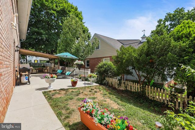 1390 ARLINGTON RD, York, PA 17403
