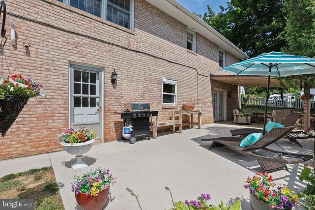 1390 ARLINGTON RD, York, PA 17403