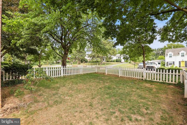 1390 ARLINGTON RD, York, PA 17403