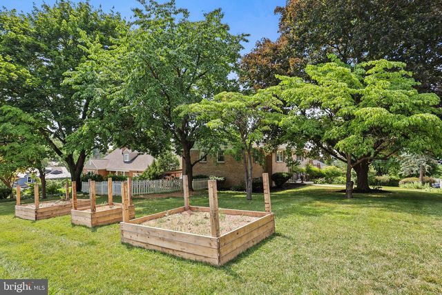1390 ARLINGTON RD, York, PA 17403