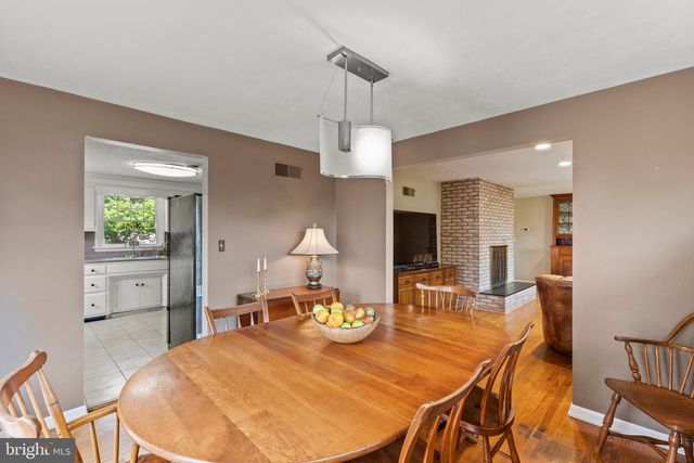 1390 ARLINGTON RD, York, PA 17403