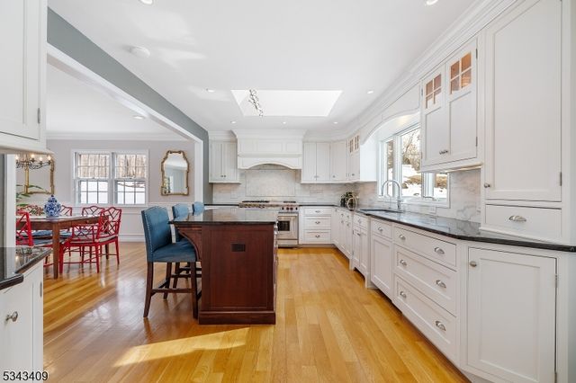 149 Knollwood Dr, Watchung Boro, NJ 07069