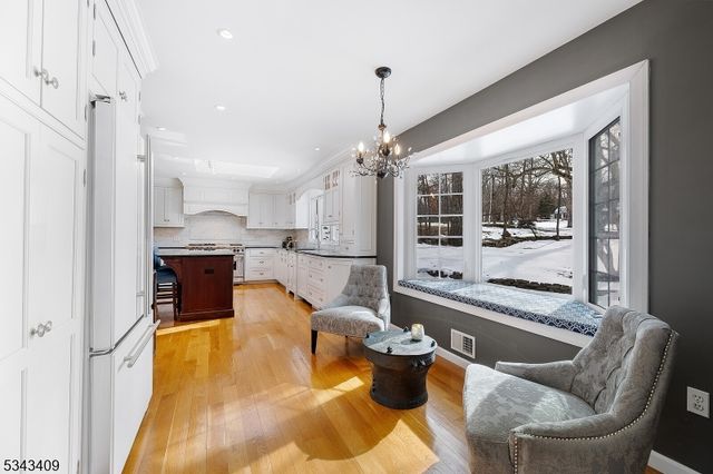 149 Knollwood Dr, Watchung Boro, NJ 07069