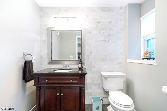 149 Knollwood Dr, Watchung Boro, NJ 07069