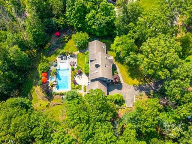 149 Knollwood Dr, Watchung Boro, NJ 07069