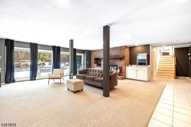 149 Knollwood Dr, Watchung Boro, NJ 07069