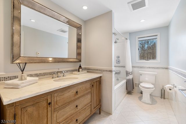 149 Knollwood Dr, Watchung Boro, NJ 07069