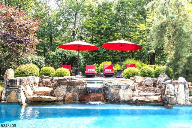 149 Knollwood Dr, Watchung Boro, NJ 07069