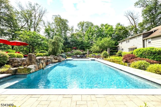 149 Knollwood Dr, Watchung Boro, NJ 07069