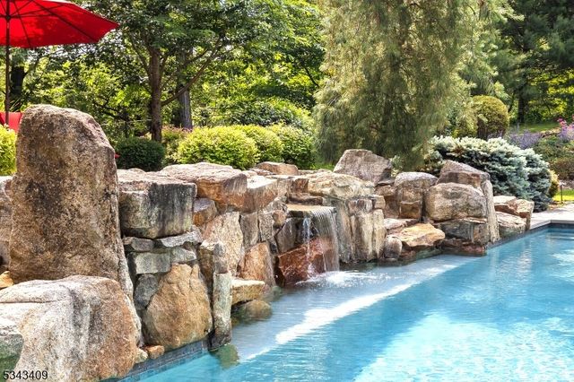 149 Knollwood Dr, Watchung Boro, NJ 07069