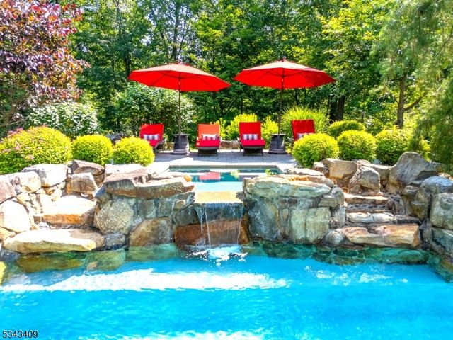 149 Knollwood Dr, Watchung Boro, NJ 07069