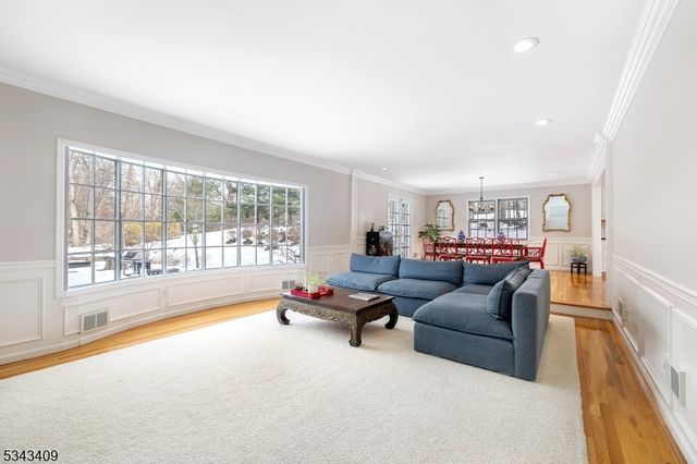 149 Knollwood Dr, Watchung Boro, NJ 07069