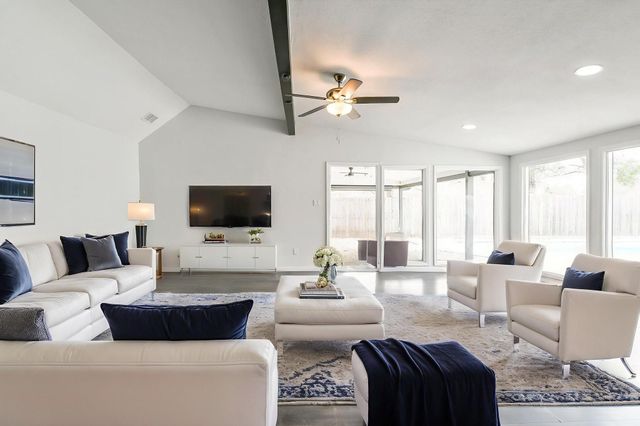 6002 Greenmont Drive, Houston, TX 77092