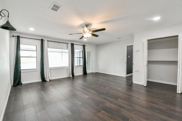 6002 Greenmont Drive, Houston, TX 77092