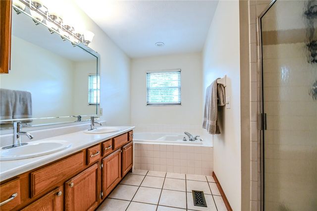 2435 Dutch Mill Drive, Fairborn, OH 45324