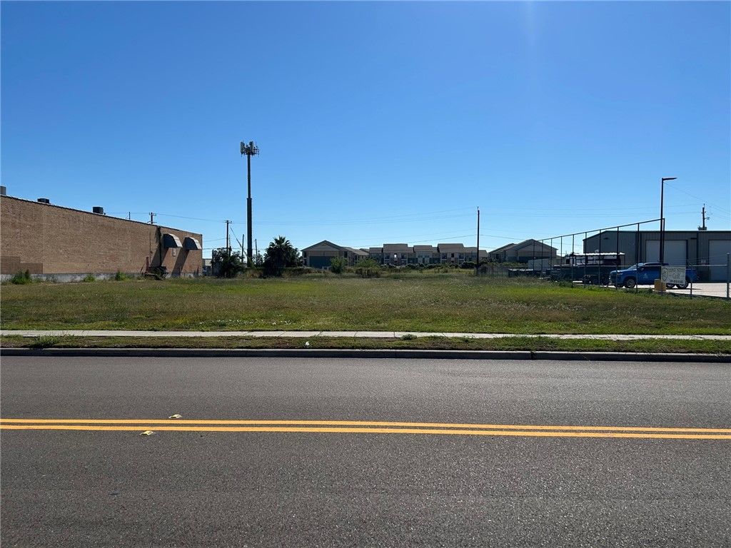 5718 Patton St, Corpus Christi, TX 78412 — exterior
