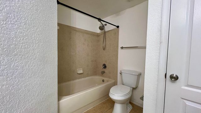 136 SW Peacock Blvd Apt 19-104 St, Port St Lucie, FL 34986