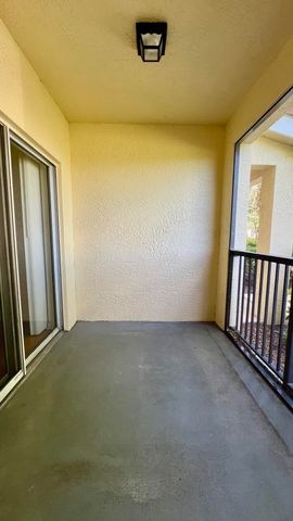 136 SW Peacock Blvd Apt 19-104 St, Port St Lucie, FL 34986